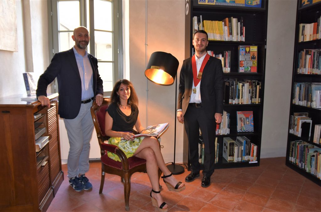 Nuova luce in Civica. Donate dal Rotaract Club Parma Farnese lampade da lettura alla Biblioteca dell’Oltretorrente
