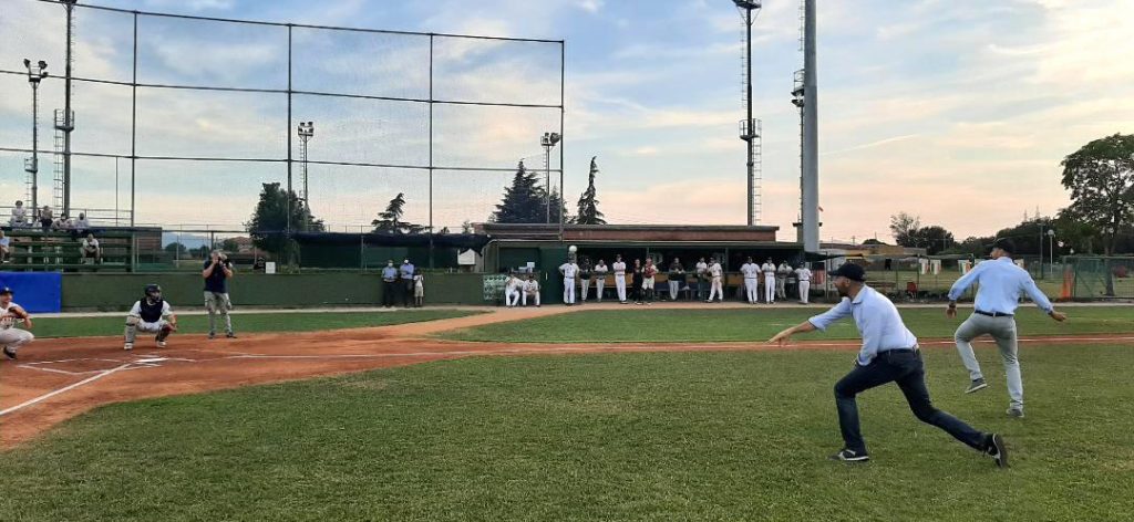Inaugurate le nuove torri faro del diamante dei Campi Stuard