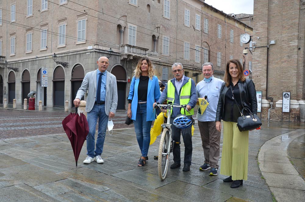 “Bike to Shop”: la spesa in bicicletta che aiuta il commercio