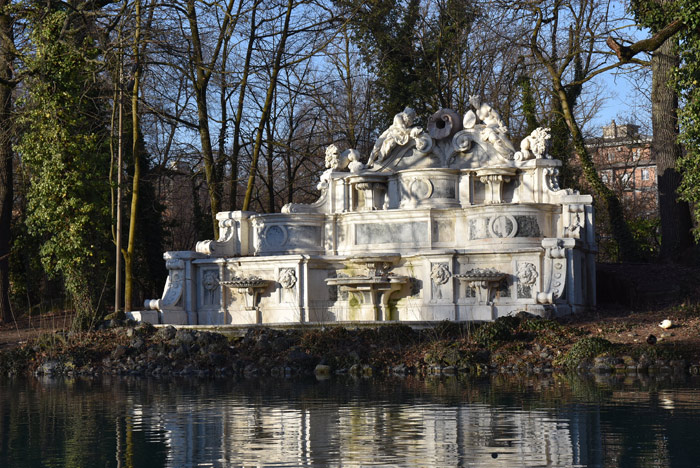 Restauro della fontana del Trianon