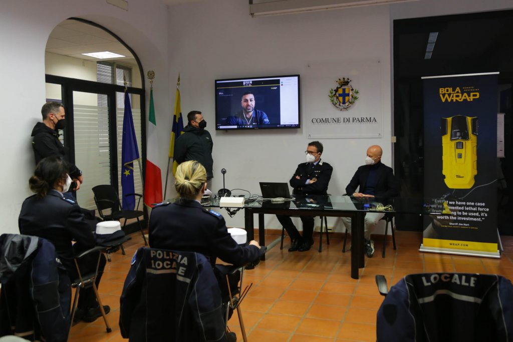 La Polizia Locale di Parma si dota dello strumento di contenimento da remoto Bolawrap