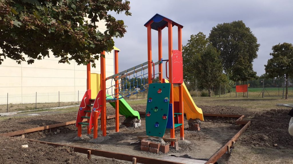 Nuovi giochi bimbi nelle aree verdi cittadine di Parma