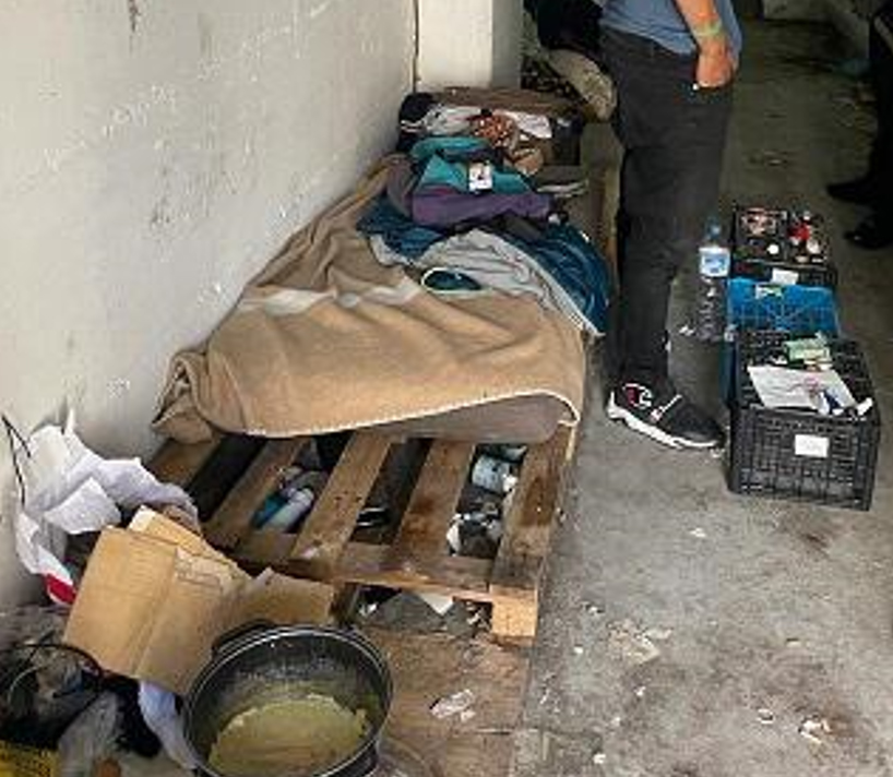 Denunciati due uomini che occupavano abusivamente un parcheggio interrato