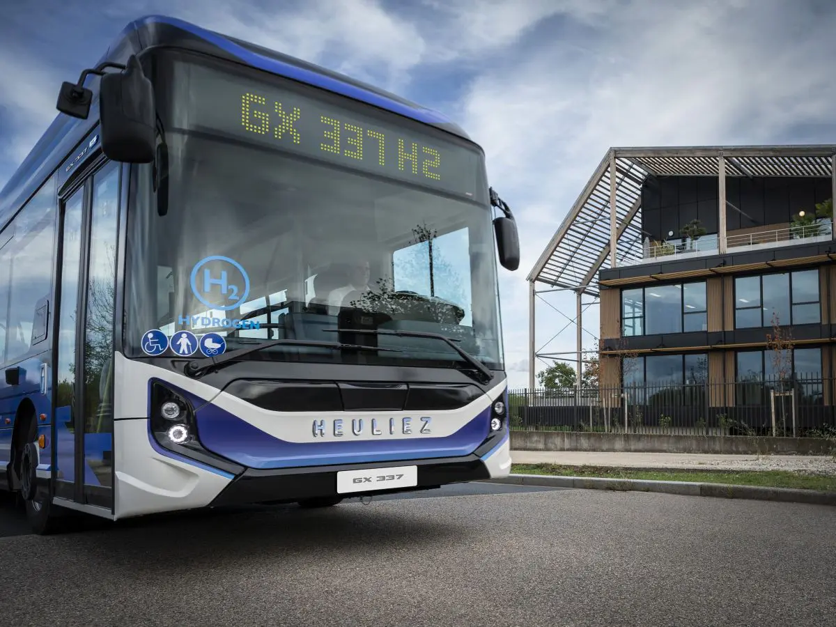 Nuovi contratti in Francia per i bus Iveco a idrogeno ed elettrici Nuovi contratti in Francia per i bus Iveco a idrogeno ed elettrici