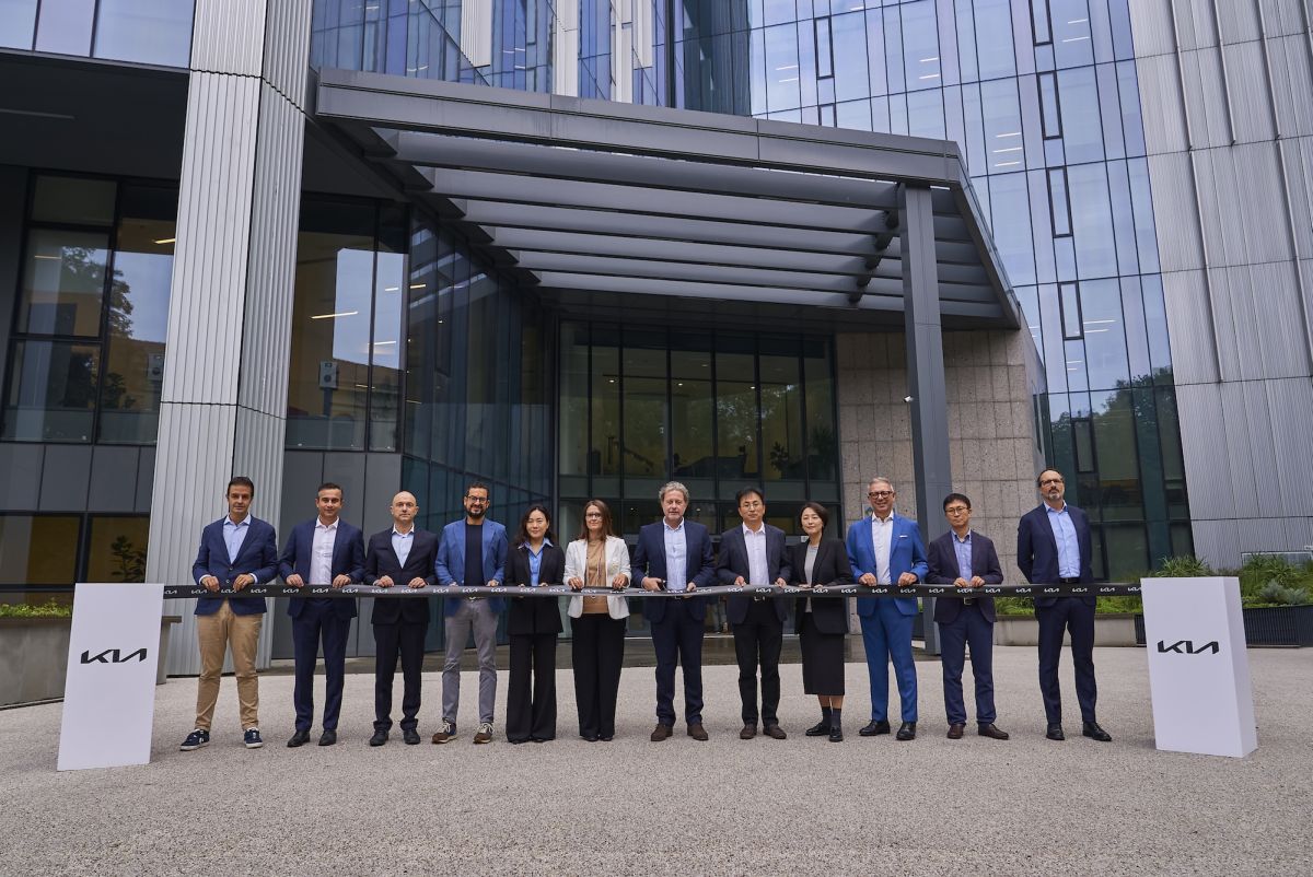 Kia Italia ha inaugurato la nuova sede a Pharo Milano Kia Italia ha inaugurato la nuova sede a Pharo Milano