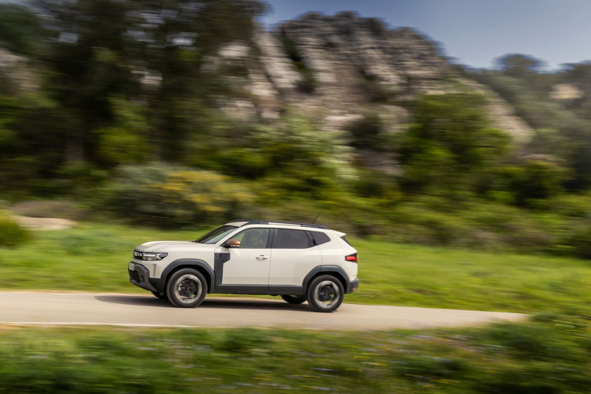 Dacia Duster Full Hybrid 140, il SUV per tutta la famiglia