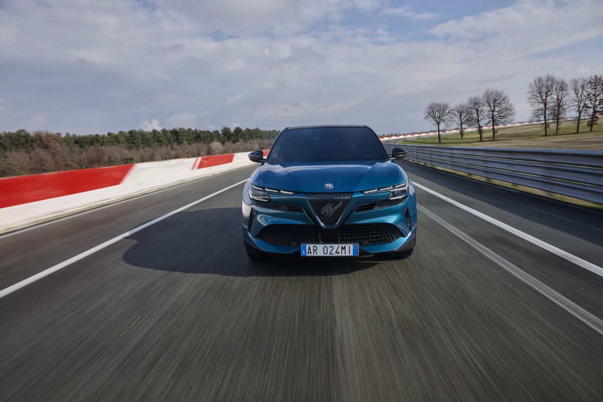 A Parigi Alfa Romeo Junior debutta in versione Ibrida A Parigi Alfa Romeo Junior debutta in versione Ibrida