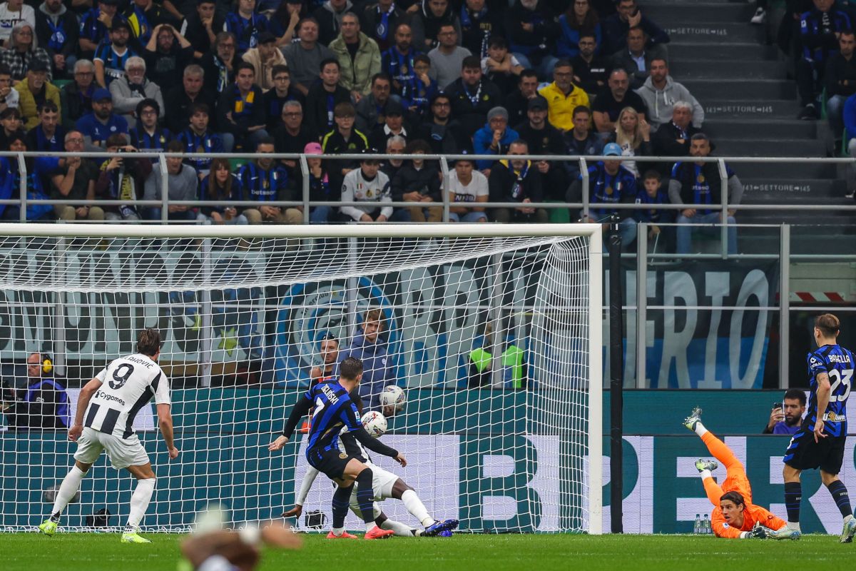 Inter-Juventus show a San Siro, finisce 4-4 Inter-Juventus show a San Siro, finisce 4-4