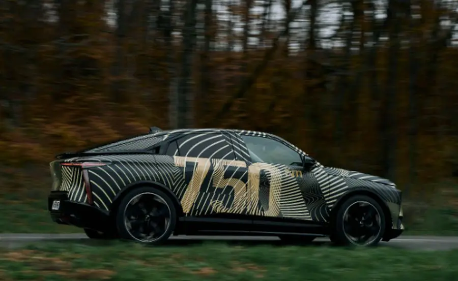 Ds Automobiles, prime immagini nuovo modello prodotto a Melfi