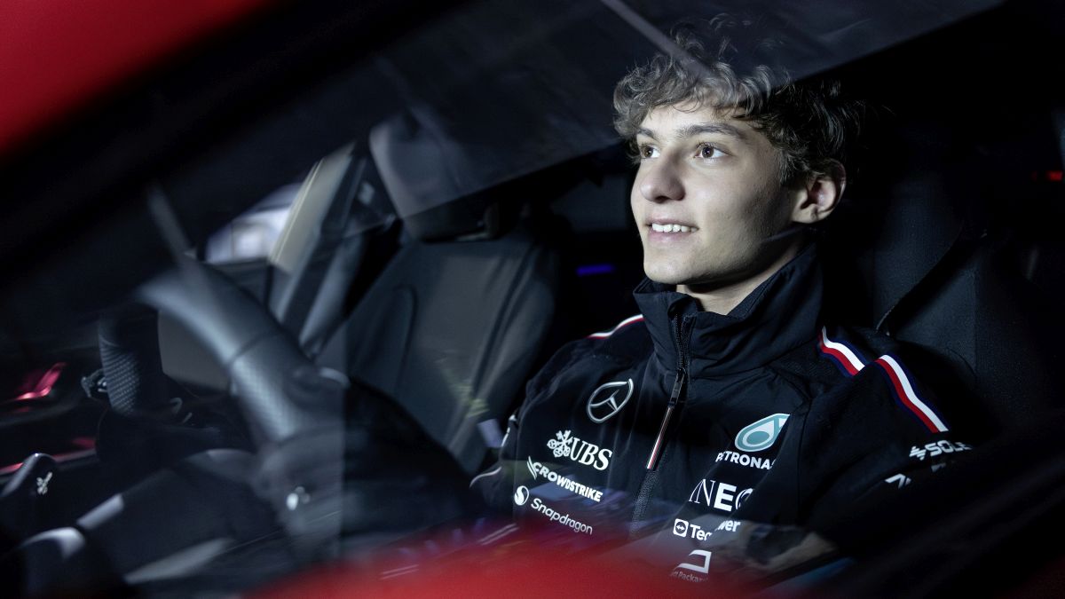 Kimi Antonelli gira con la Mercedes-Benz CLA 100% elettrica Kimi Antonelli gira con la Mercedes-Benz CLA 100% elettrica