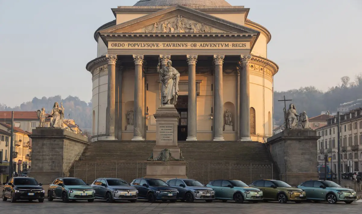 Nuova Lancia Ypsilon torna a Torino per l’ultima tappa del roadshow Nuova Lancia Ypsilon torna a Torino per l’ultima tappa del roadshow