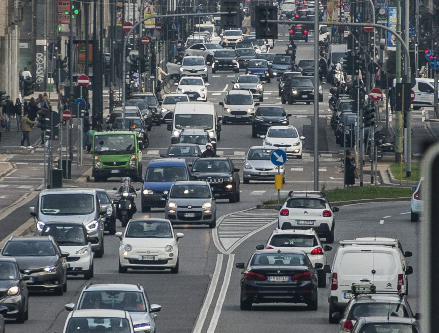 A dicembre il mercato dell’auto in calo del 4,93% su base annua A dicembre il mercato dell’auto in calo del 4,93% su base annua