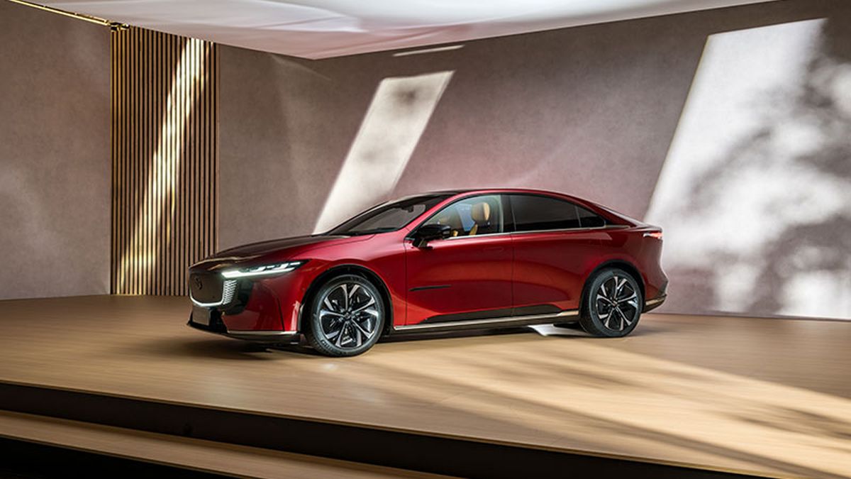 Debutta a Bruxelles la Mazda6e, la berlina 100% elettrica Debutta a Bruxelles la Mazda6e, la berlina 100% elettrica