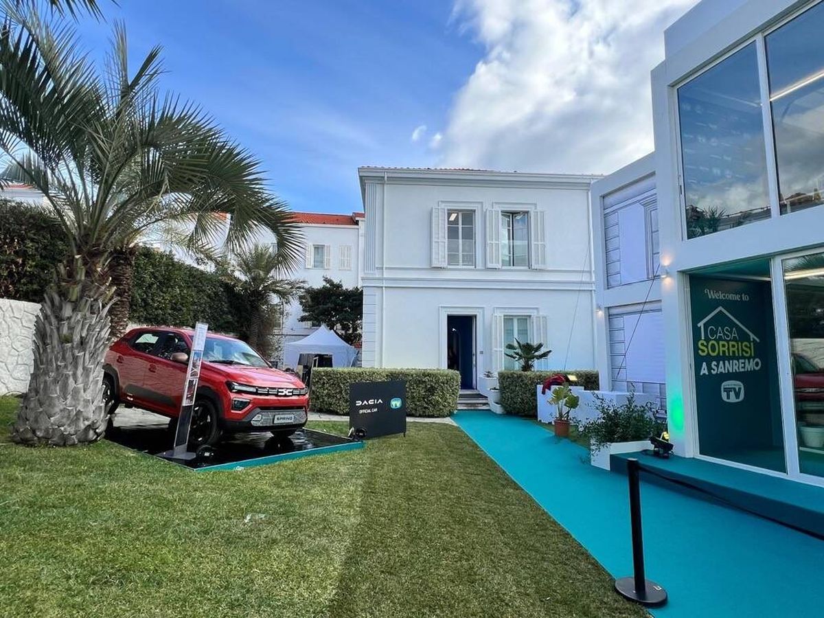Nuova Dacia Spring in mostra a “Casa Sorrisi” al Festival di Sanremo Nuova Dacia Spring in mostra a “Casa Sorrisi” al Festival di Sanremo