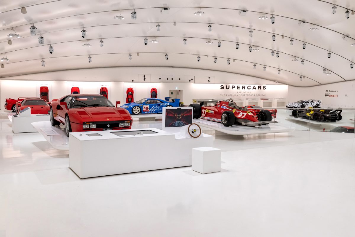Al museo Enzo Ferrari di Modena la nuova mostra “Supercars” Al museo Enzo Ferrari di Modena la nuova mostra “Supercars”