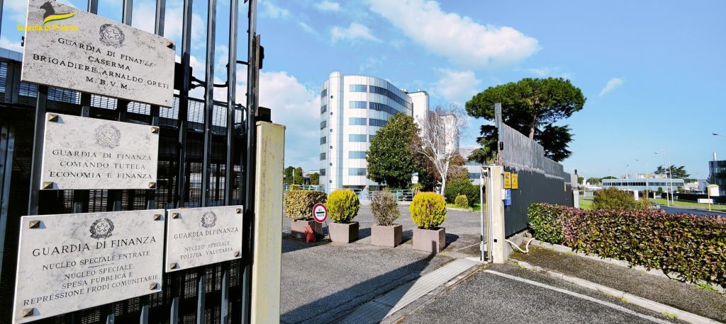 Banconote false, smantellati 2 siti contraffazione e rete canali social