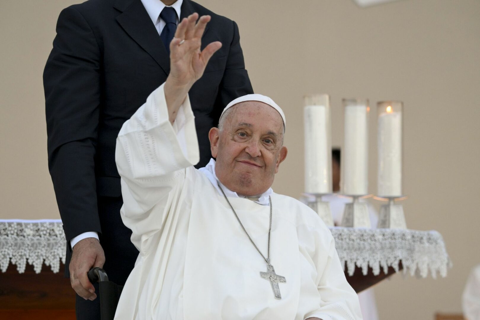 Papa Francesco è morto per ictus e arresto cardiocircolatorio. Mercoledì l’omaggio dei fedeli a San Pietro Papa Francesco è morto per ictus e arresto cardiocircolatorio. Mercoledì l’omaggio dei fedeli a San Pietro