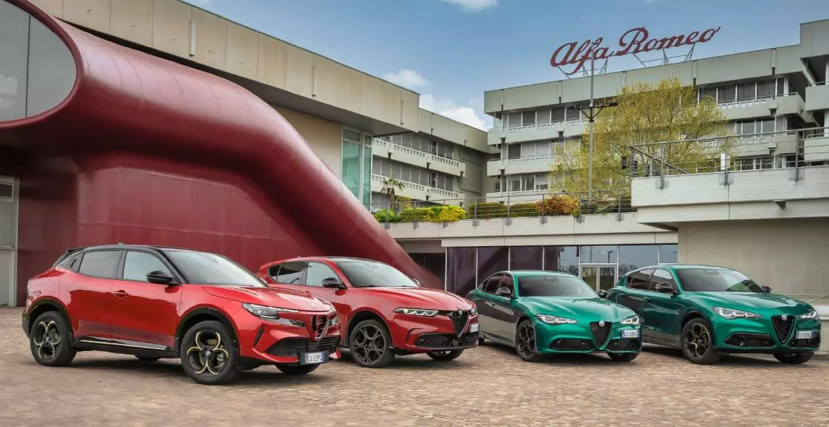 Alfa Romeo vince tre premi per il design ai “I Migliori Marchi” Alfa Romeo vince tre premi per il design ai “I Migliori Marchi”