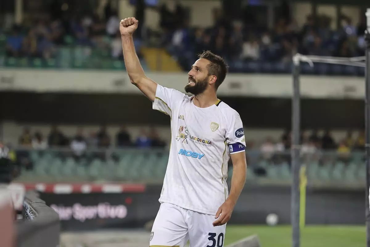 Il Cagliari sbanca il Bentegodi, Verona sconfitto 0-2 nello scontro salvezza