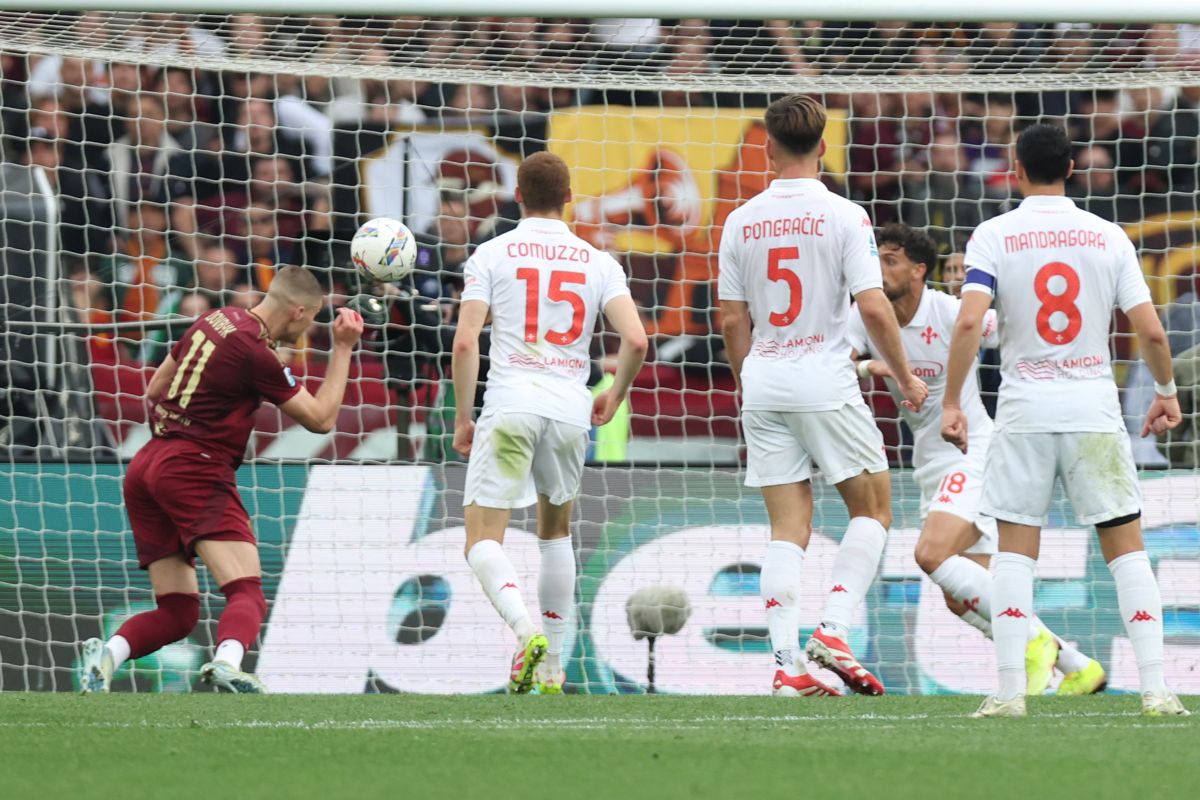 La Roma non molla il sogno Champions, battuta la Fiorentina