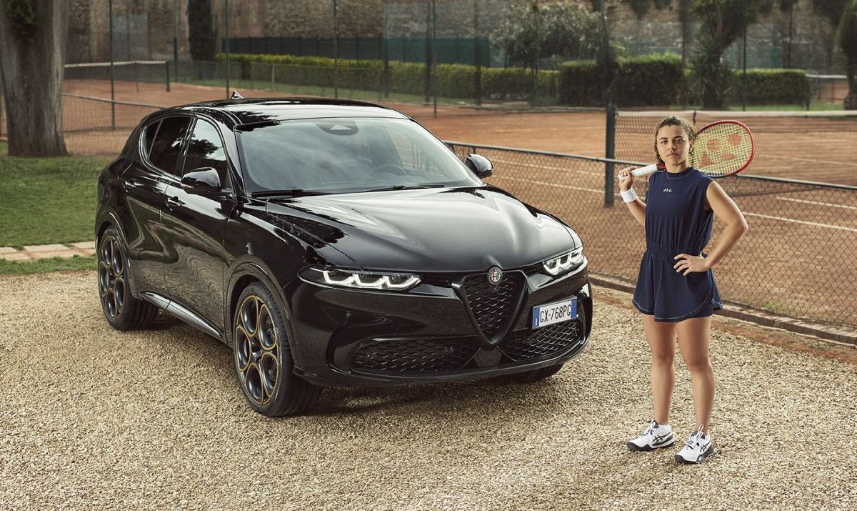 Alfa Romeo celebra Jasmine Paolini e la sua doppia vittoria a Roma Alfa Romeo celebra Jasmine Paolini e la sua doppia vittoria a Roma