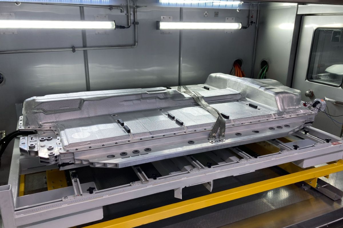BMW Group e Solid Power testano celle per batterie stato solido per I7 BMW Group e Solid Power testano celle per batterie stato solido per I7