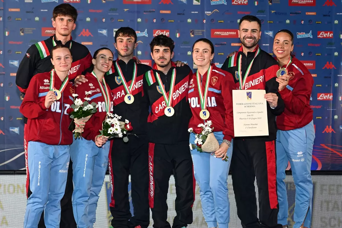 Fiamme Oro e Carabinieri vincono gli Scudetti del fioretto a squadre Fiamme Oro e Carabinieri vincono gli Scudetti del fioretto a squadre