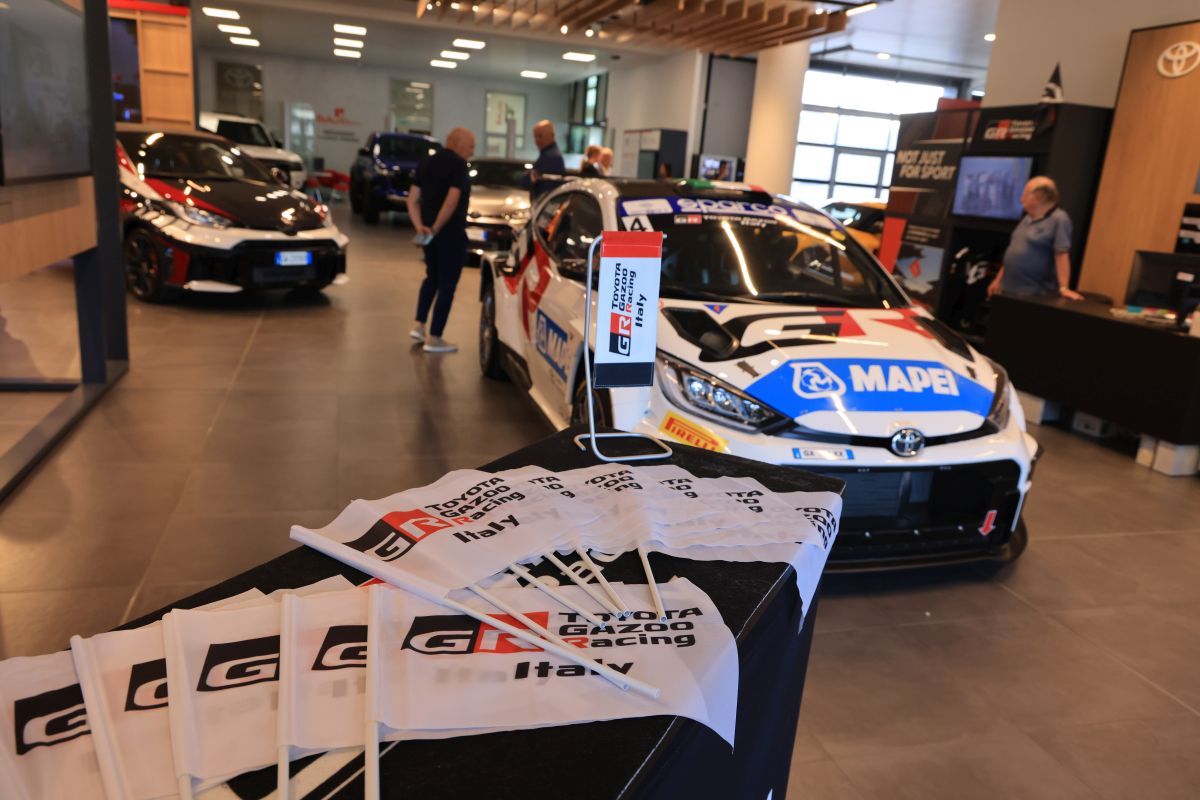 Toyota porta l’adrenalina del TGR Italy presso i Gazoo Garage Toyota porta l’adrenalina del TGR Italy presso i Gazoo Garage