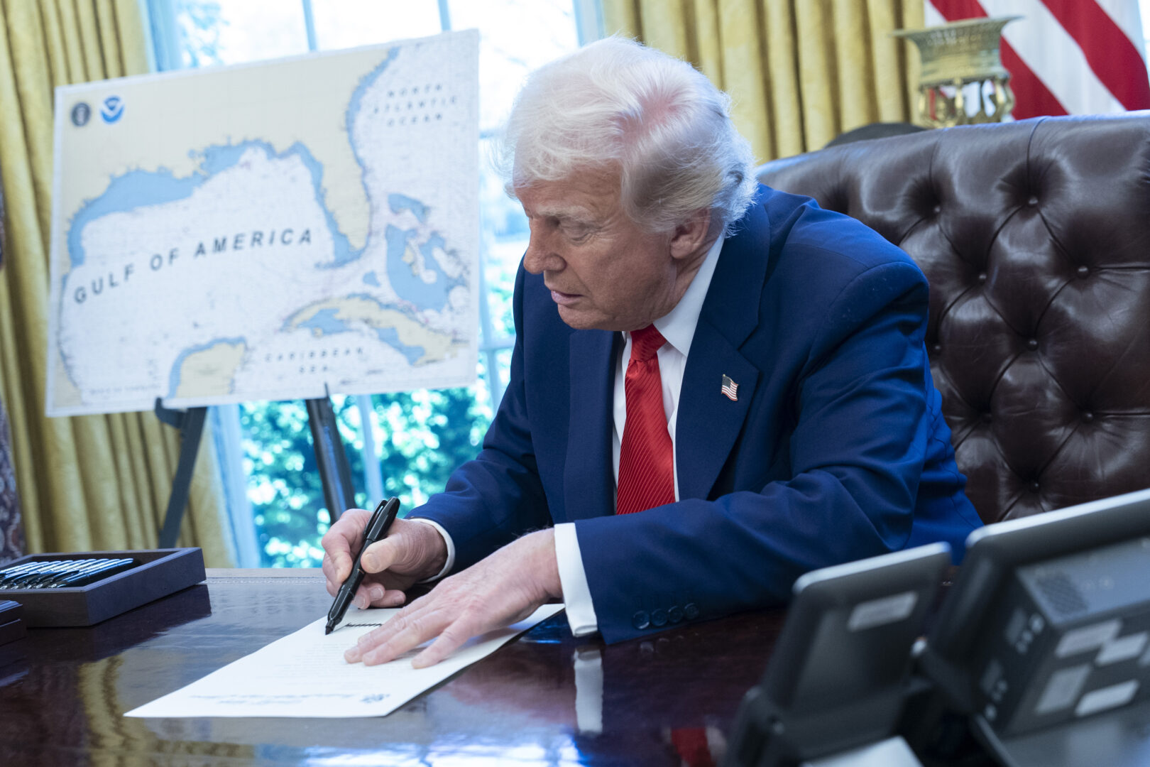 Trump firma nuovi dazi al 50% su alluminio e acciaio Trump firma nuovi dazi al 50% su alluminio e acciaio