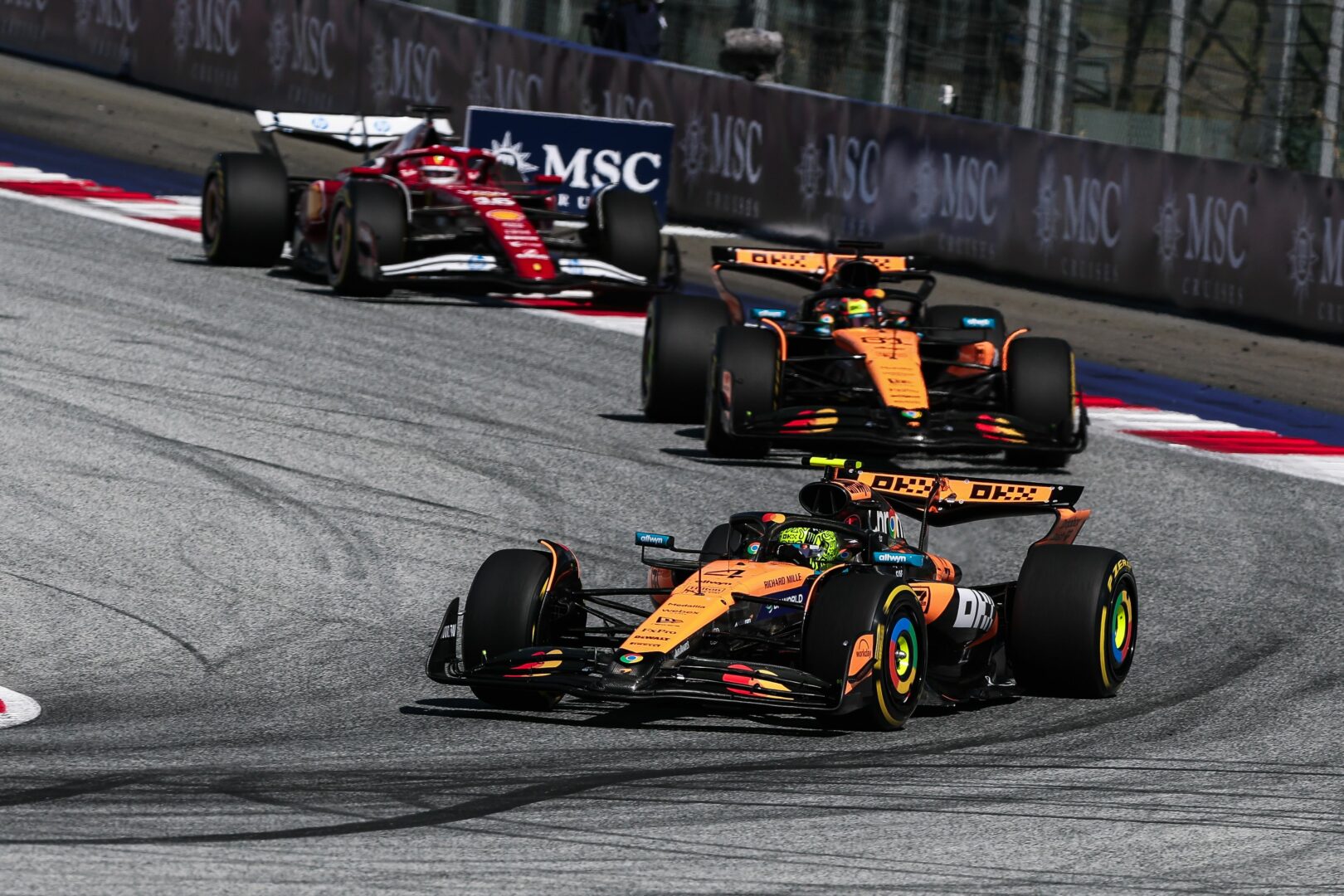 In Austria è doppietta McLaren con Norris e Piastri, Leclerc sul podio In Austria è doppietta McLaren con Norris e Piastri, Leclerc sul podio