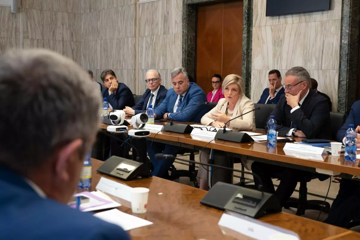 Lavoro, firmato il protocollo quadro per le emergenze climatiche Lavoro, firmato il protocollo quadro per le emergenze climatiche