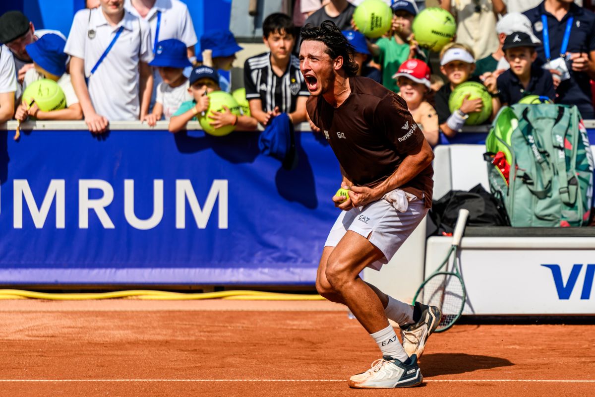 Tennis, Darderi non si ferma più: è in finale anche ad Umago Tennis, Darderi non si ferma più: è in finale anche ad Umago