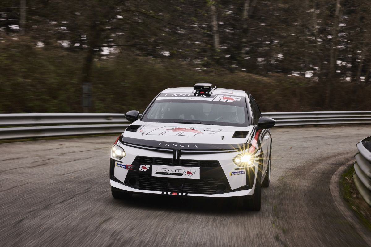 Lancia riaccende la sfida con la Ypsilon Rally4 HF Lancia riaccende la sfida con la Ypsilon Rally4 HF