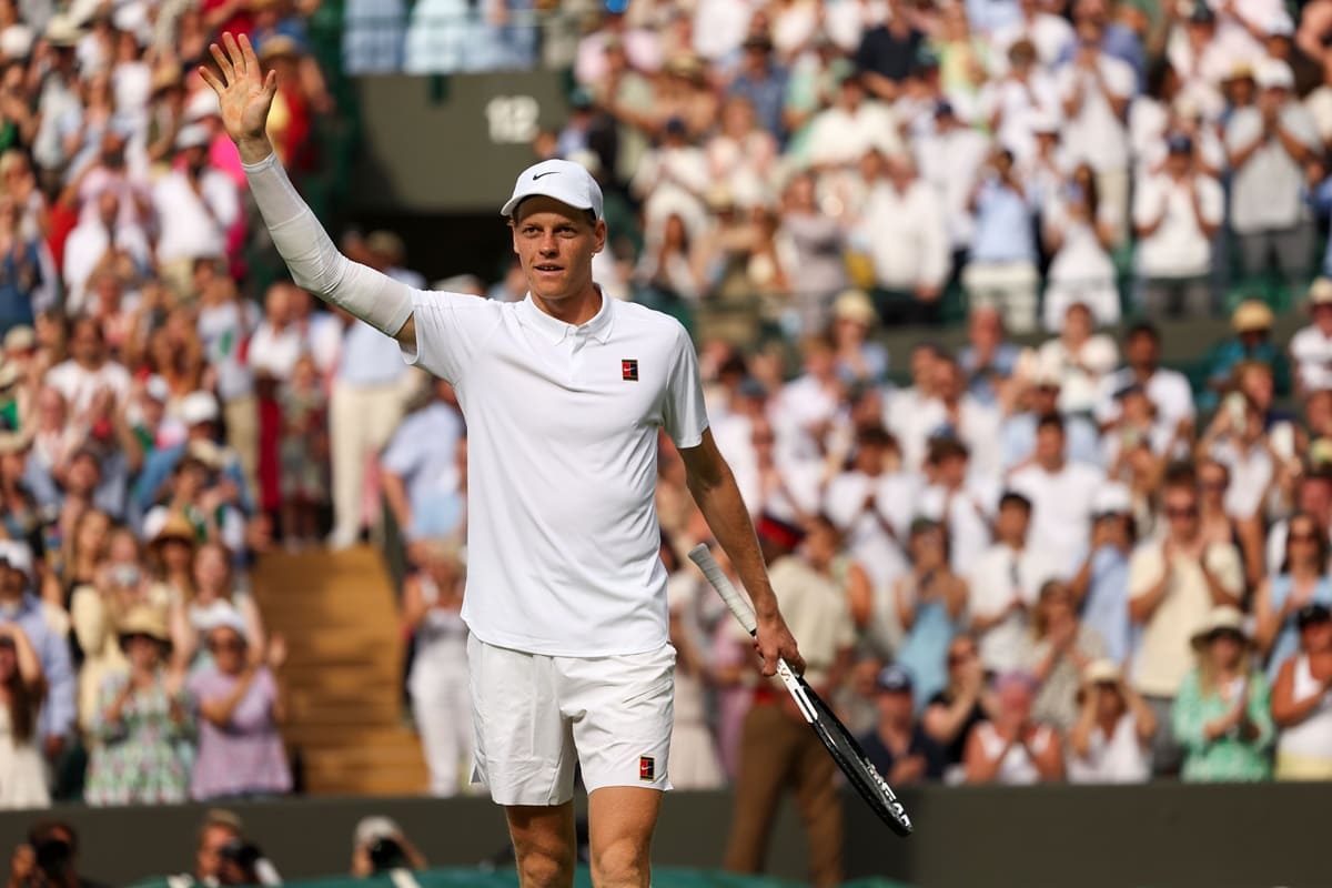 Wimbledon, Sinner risolve la pratica Shelton in tre set: in semifinale ecco Djokovic, che ha battuto Cobolli