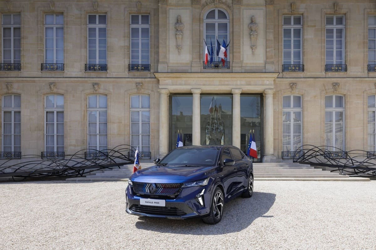 Renault Rafale Presidentiel, vettura ad hoc per l’Eliseo