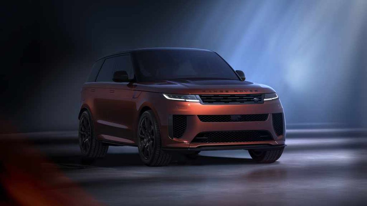 La nuova Sport SV Carbon completa la gamma Range Rover La nuova Sport SV Carbon completa la gamma Range Rover