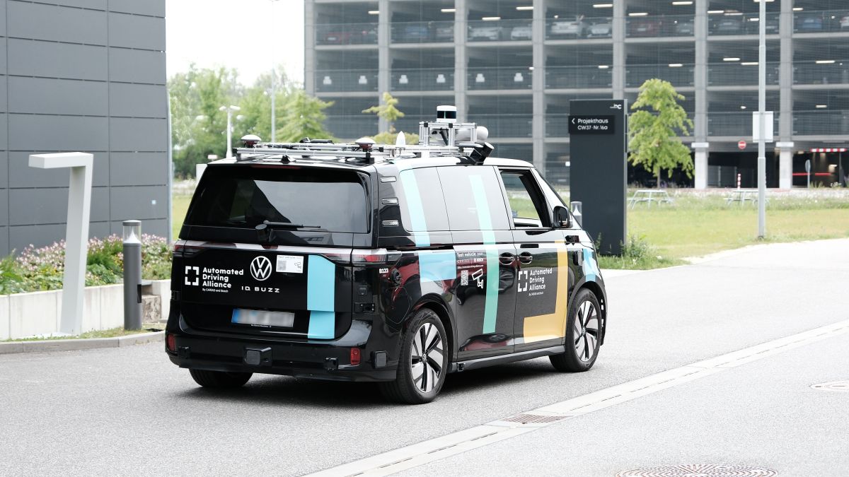 Bosch e Cariad rendono la guida autonoma più sicura con uso dell’IA Bosch e Cariad rendono la guida autonoma più sicura con uso dell’IA