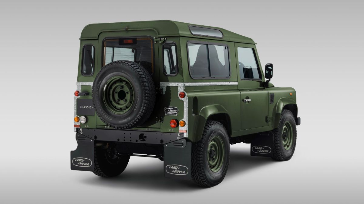 Una Classic Defender V8 ispirata alla Land Rover di Winston Churchill Una Classic Defender V8 ispirata alla Land Rover di Winston Churchill
