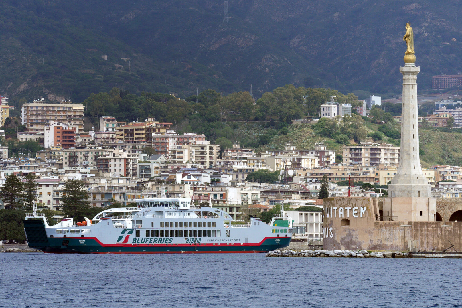 Nello Stretto di Messina arriva Athena, la nuova nave di FS Logistix Nello Stretto di Messina arriva Athena, la nuova nave di FS Logistix