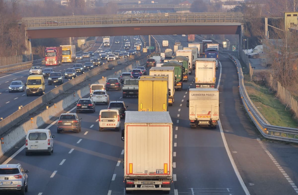 Traffico sostenuto nel primo week-end di agosto, ma nessuna criticità Traffico sostenuto nel primo week-end di agosto, ma nessuna criticità