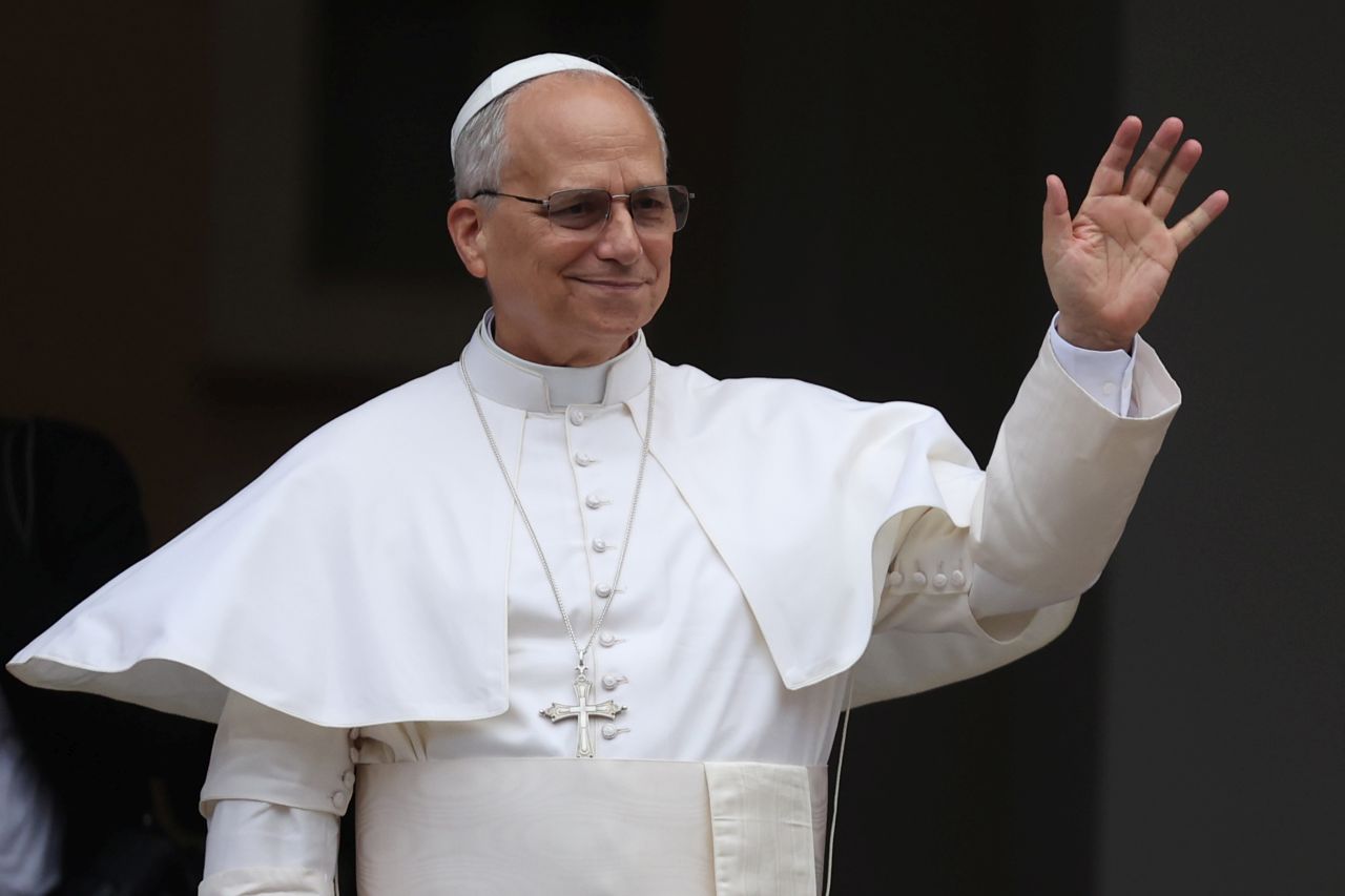 Papa Leone XIV ringrazia Lampedusa e Linosa, poi annuncia “Spero di essere presto lì in presenza” Papa Leone XIV ringrazia Lampedusa e Linosa, poi annuncia “Spero di essere presto lì in presenza”