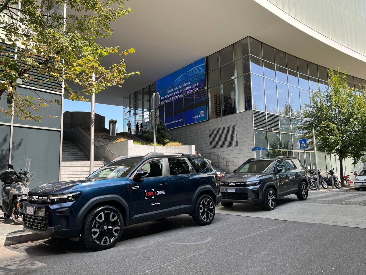 Dacia Bigster Auto ufficiale del Festival Fuoricinema 2025 Dacia Bigster Auto ufficiale del Festival Fuoricinema 2025