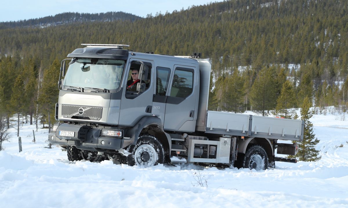 Volvo Trucks lancia il nuovo FL 4×4 per incarichi impegnativi