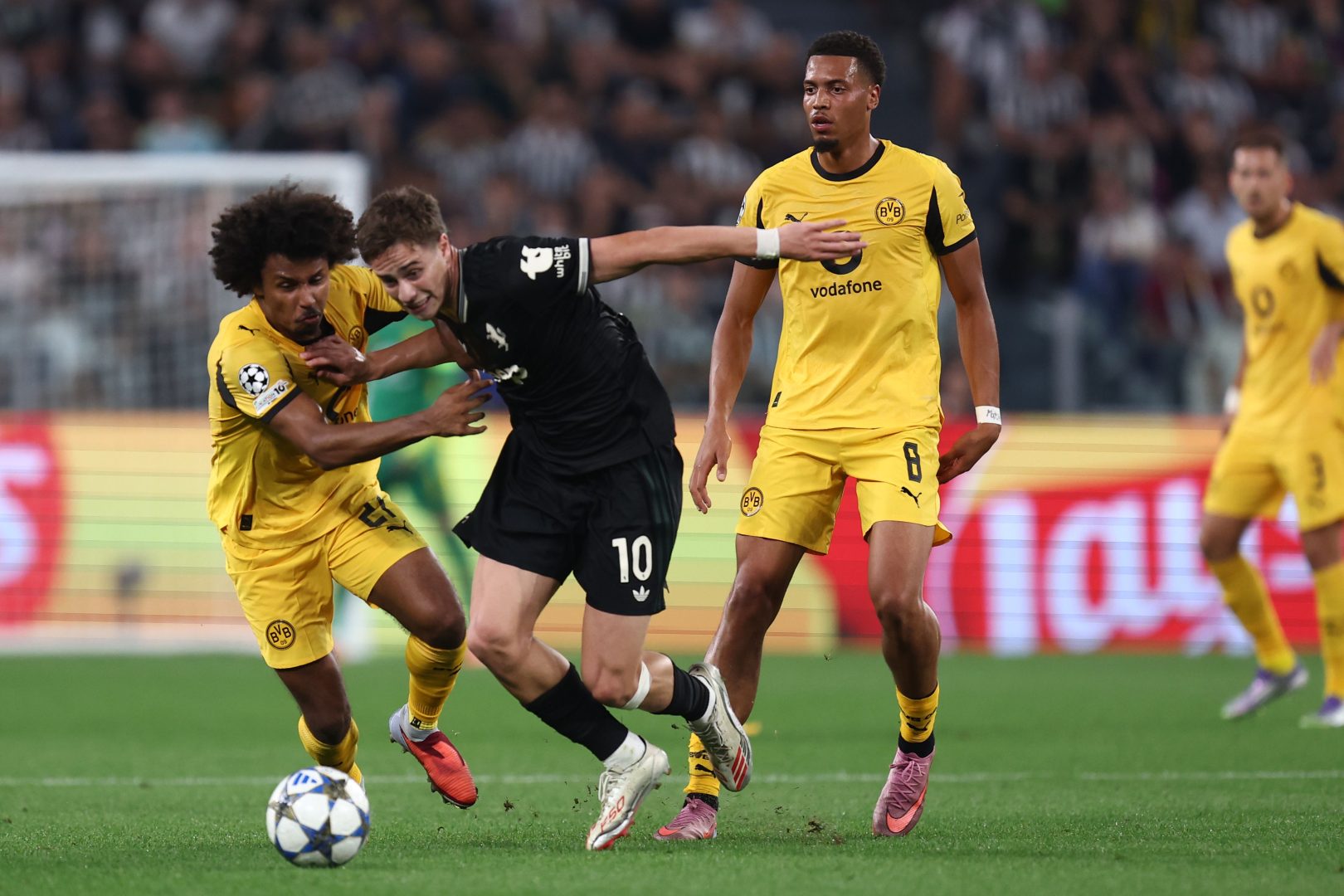 Una pazza Juventus rimonta il Borussia Dortmund: folle 4-4 allo Stadium