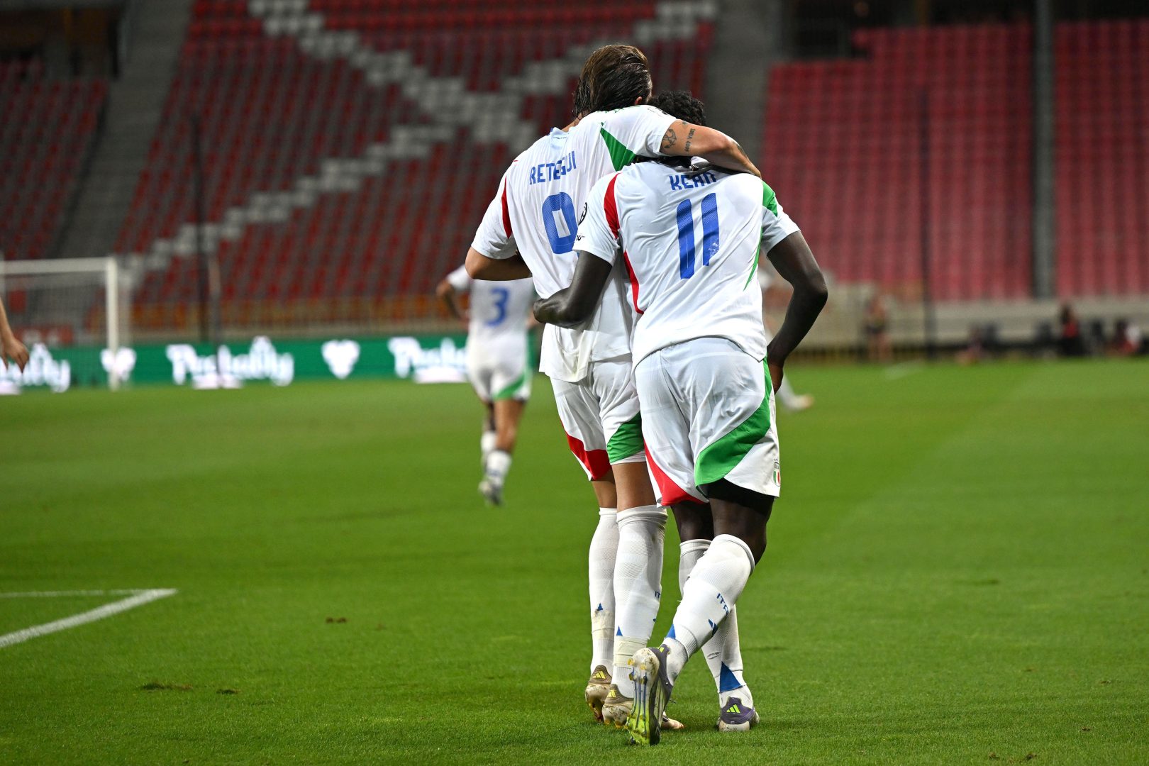Rimonte, gol e sofferenza: una pazza Italia batte Israele 5-4 e rimane in corsa per i Mondiali del 2026 Rimonte, gol e sofferenza: una pazza Italia batte Israele 5-4 e rimane in corsa per i Mondiali del 2026