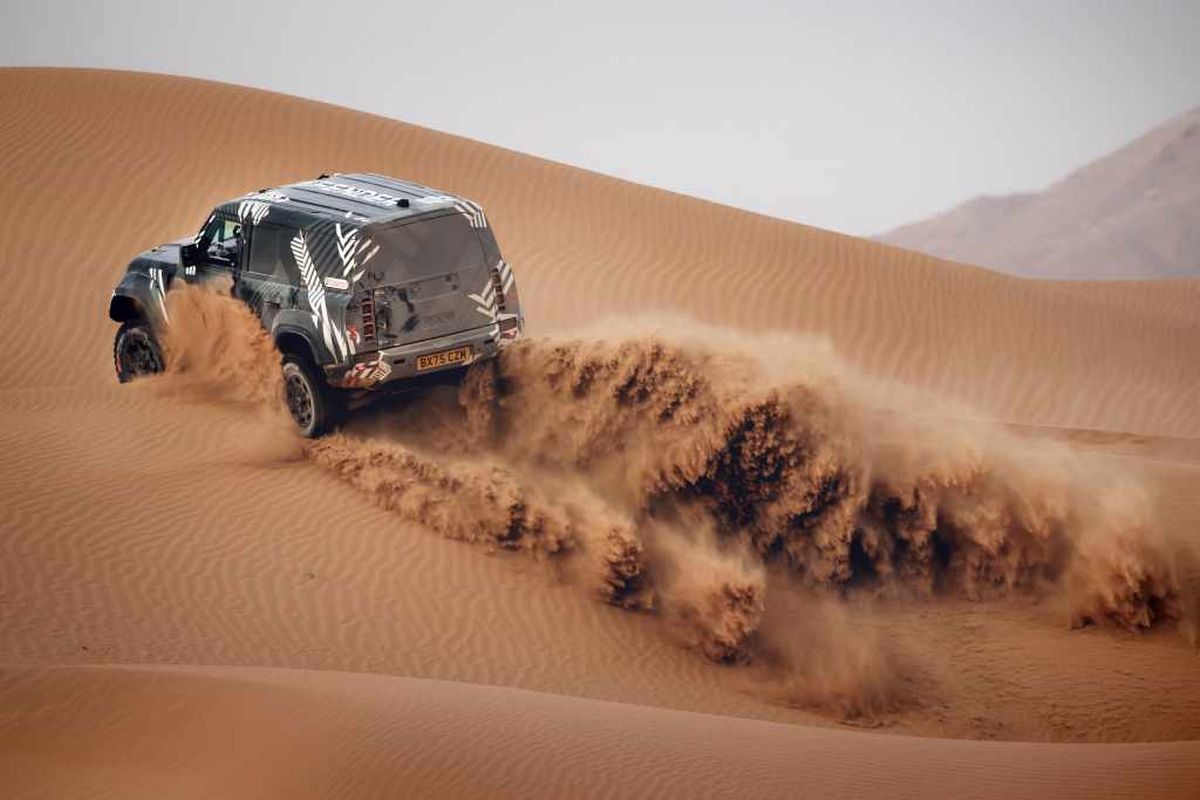 Completato test nel Sahara per la prima Defender Dakar D7X-R