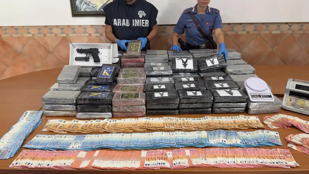 Sequestrati a Roma 200 kg di cocaina, arrestato 23enne albanese