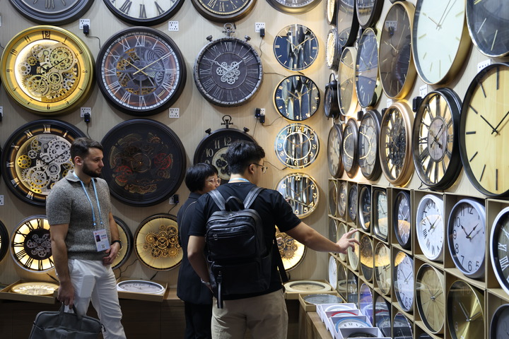 Cina: Fiera di Canton attira un numero record di acquirenti internazionali