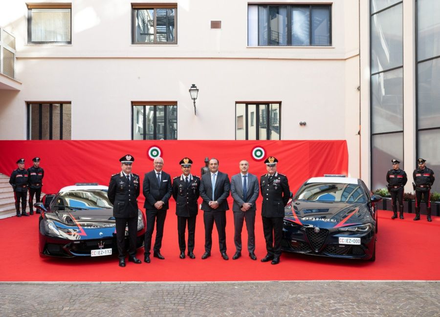Stellantis, ai Carabinieri Maserati MCPura e Alfa Romeo Giulia Quadrifoglio Stellantis, ai Carabinieri Maserati MCPura e Alfa Romeo Giulia Quadrifoglio