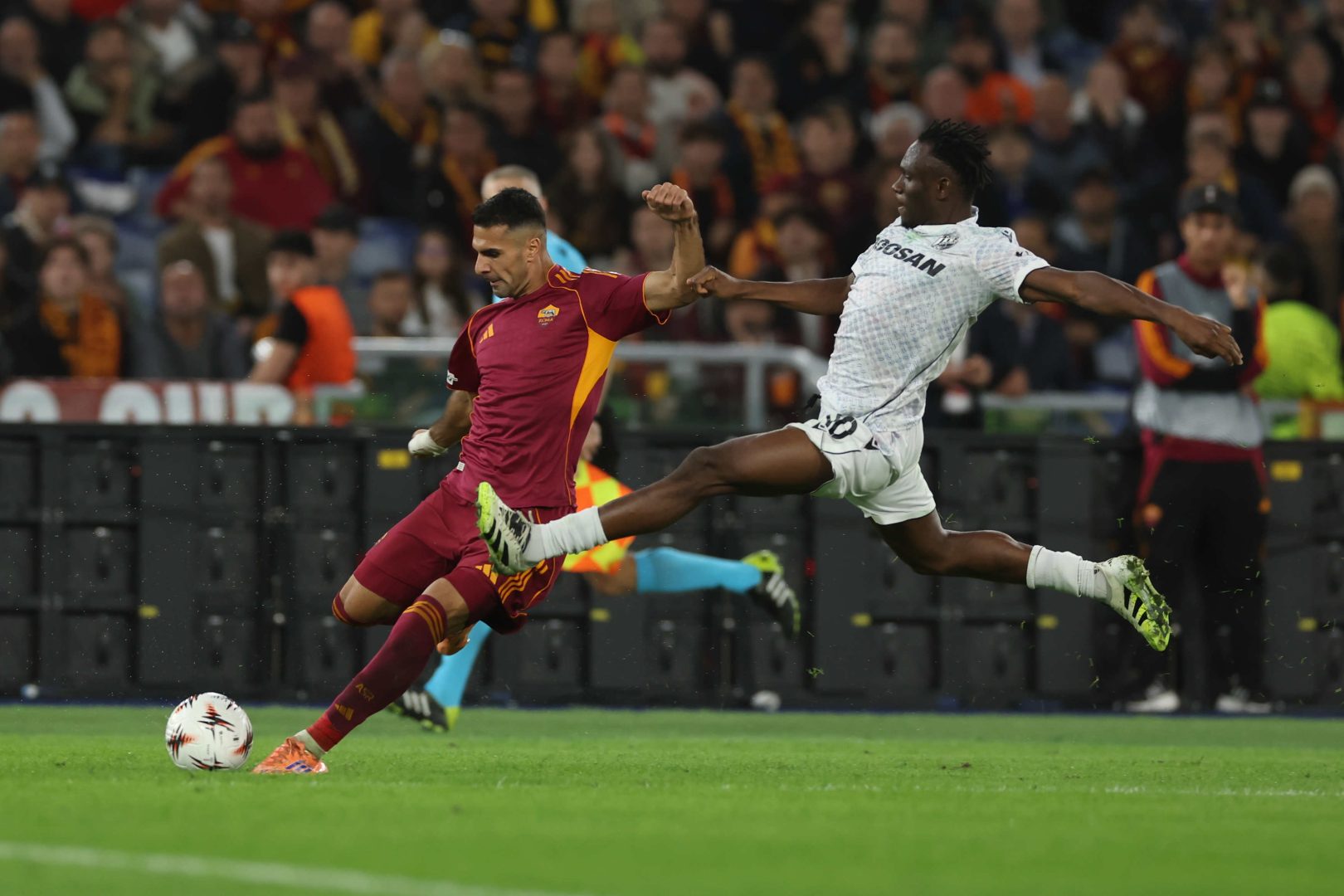 Dybala non basta, la Roma cade ancora: il Viktoria Plzen vince 2-1 Dybala non basta, la Roma cade ancora: il Viktoria Plzen vince 2-1